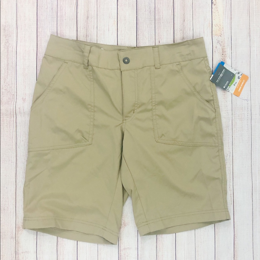Columbia Active Fit Khaki Shorts Size 8
